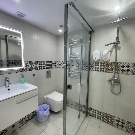 First Line 2br With Pool In Center Of