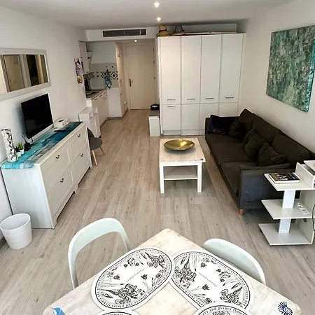 First Line 2br With Pool In Center Of Marbella
